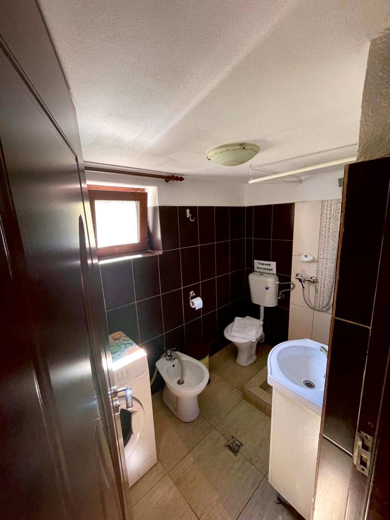 Hotel Casa De Sub Salcie Curtea de Argeş Exteriér fotografie